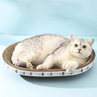 Griffoir chat en carton ondule resistant avec chat blanc allonge