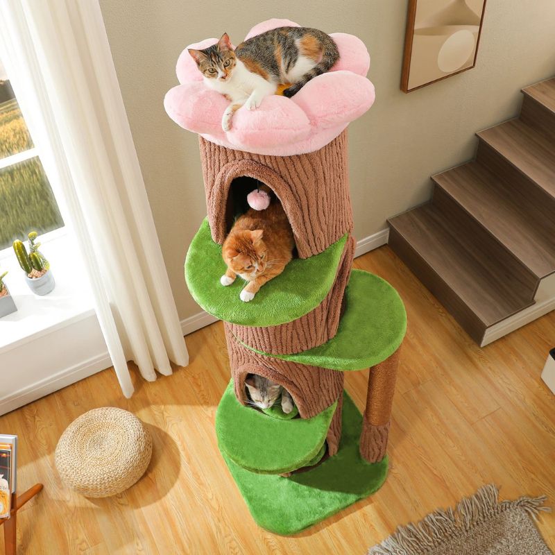 arbre a chat design grand tronc arbre avec fleur en haut multi niveau avec lit fleuri et espaces repos