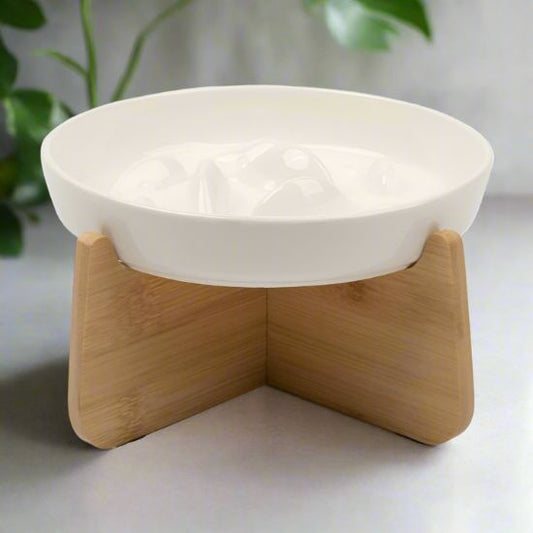 Gamelle anti glouton pour chat en céramique blanche avec support en bambou