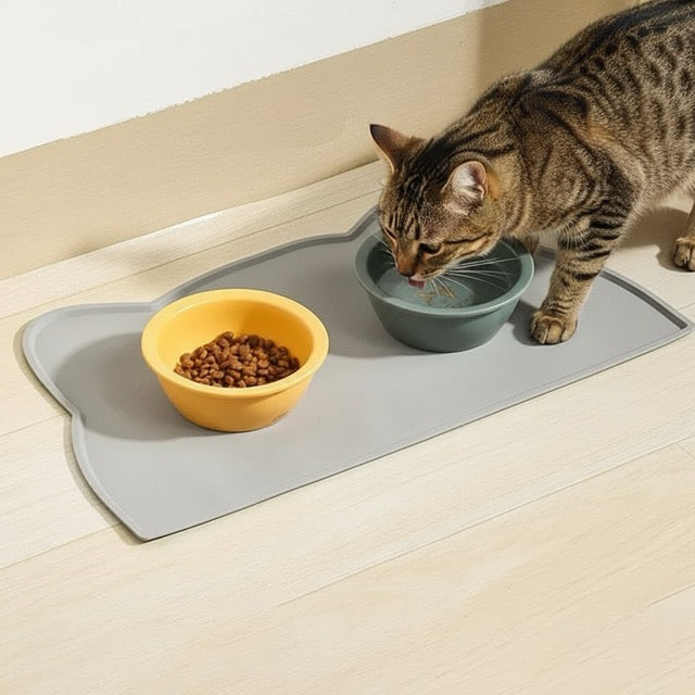 tapis gamelle chat antidérapant imperméable avec bols pour nourriture et eau design chat gris